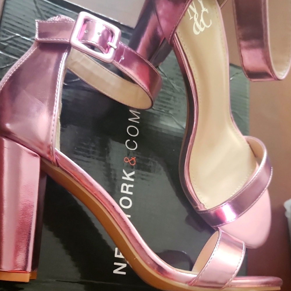 NWT New York & Company Rose Metallic Heels